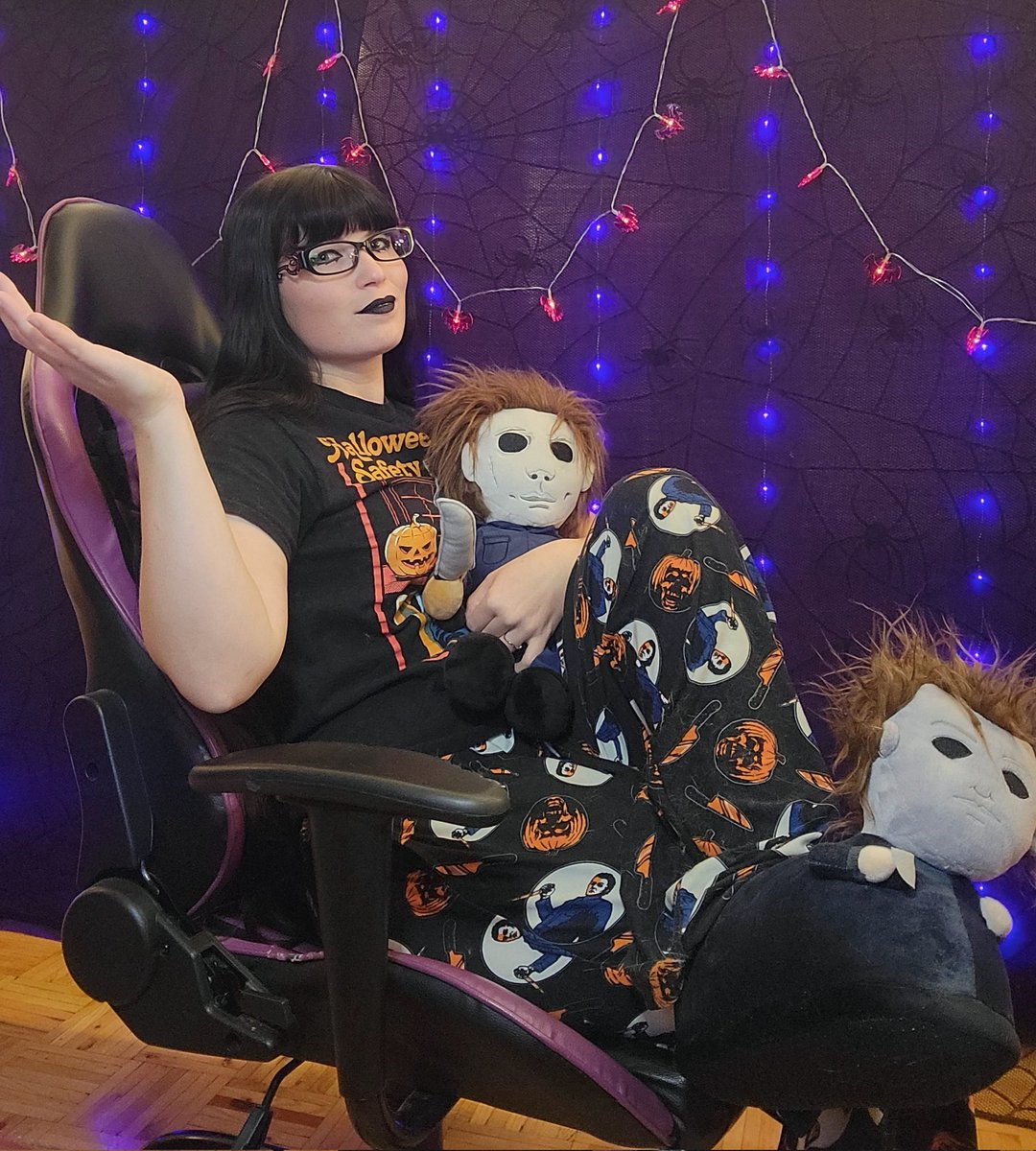 KyuuTpie's tweet photo. I'm #livenow on #Twitch, join me for a late night ##michealmyers pajama stream! Tonight,  we will be playing #DeadbyDaylight and maybe a few other games! https://t.co/gTan9LJBXG 
🦇🦇🦇🦇🦇🦇
#dbd #intothefog ##twitchstreamer https://t.co/OQB8iaKEkz