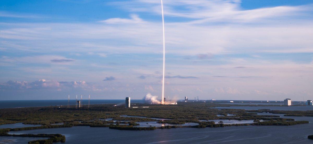 SpaceX's tweet photo. Falcon 9 delivers 22 @Starlink satellites to orbit from Florida https://t.co/tya2MDFe8N