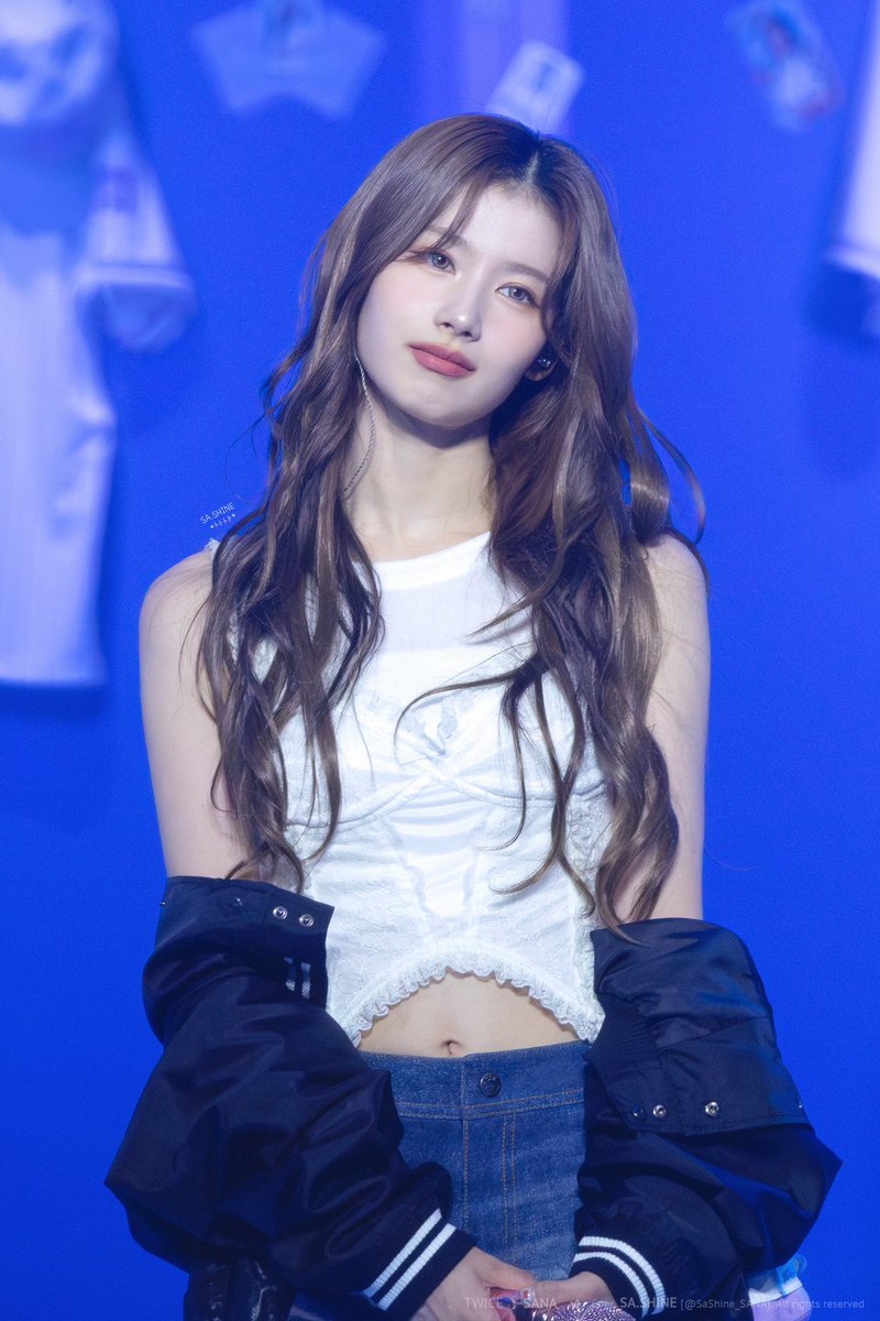 sana19961229_jp's tweet photo. アンニュイ https://t.co/klklHqVfvQ