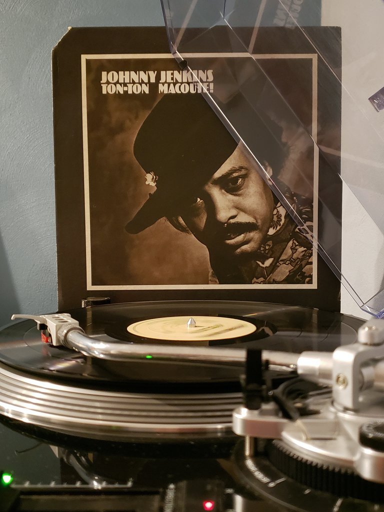 NowSpinningKL's tweet photo. Johnny Jenkins - Ton-Ton Macoute! (1970/74).
Capricorn reissue.
#nowspinning #vinyl #blues #funk #soul #deltablues #bayoufunk #johnnyjenkins https://t.co/lSrXlVOk8P