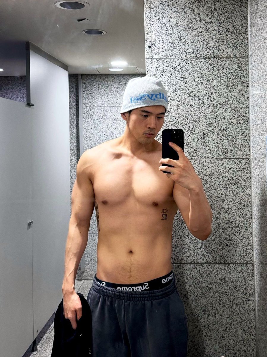 ᅠᅠ 

                        alan woo 

             he / him | MDNI | NSFW

                     gym crush au

ᅠ