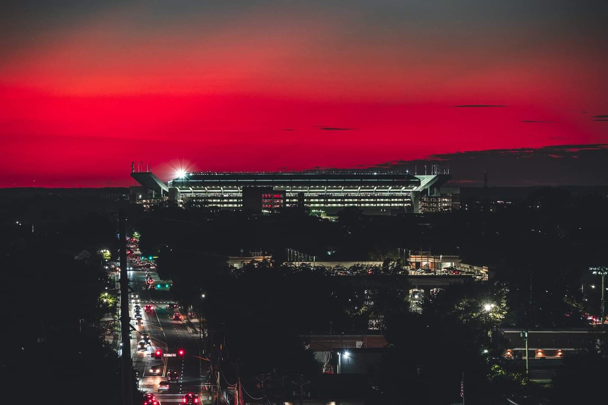 jerrysandersRTR's tweet photo. Tuscaloosa looks beautiful tonight... 🐘🅰️🌊 https://t.co/oUt3UbEP0P