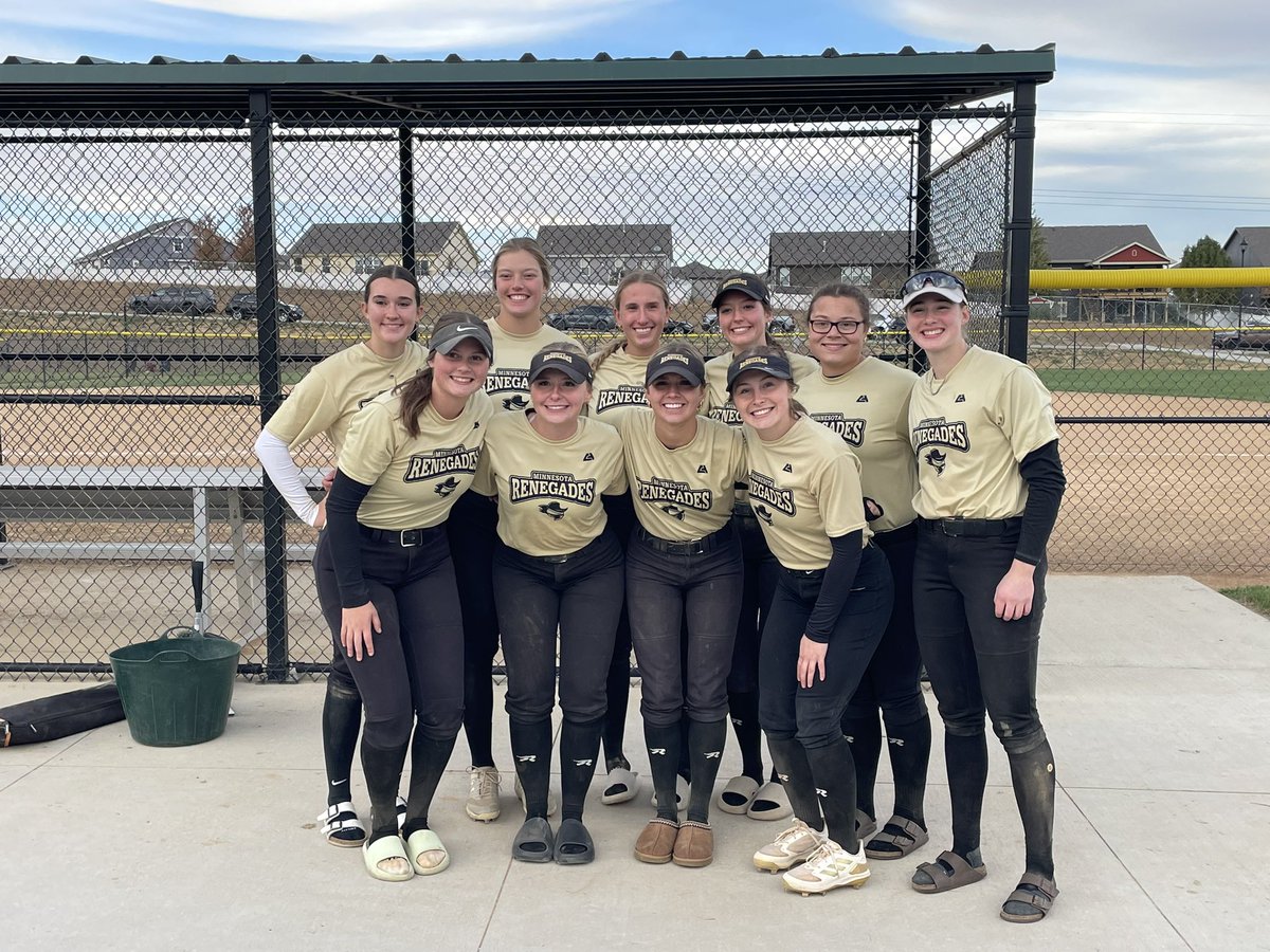 Game #4 Top Gun Cornhusker Classic: <a href="/SophiaWallace31/">Sophia Wallace</a> with the shutout and the Rennies WIN 8-0 over lowa Gold -Hesseltine!!!! The Rennies will enter Sunday play 3-1. #therennieway <a href="/MNRenegadesSB/">Minnesota Renegades</a>
