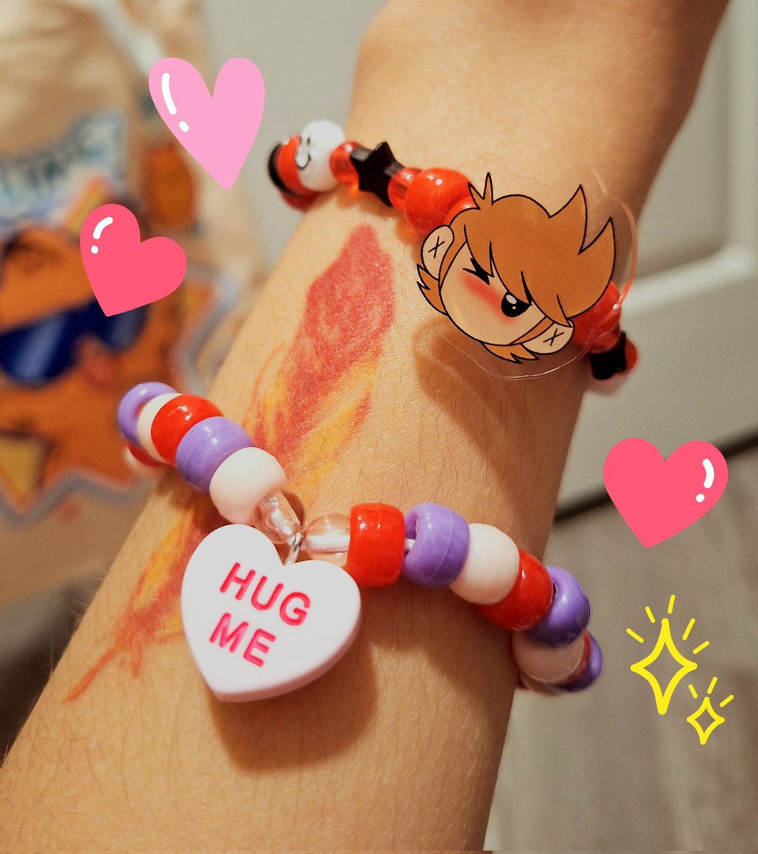 sproutlynn's tweet photo. got an extremely adorable tord kandi bracelet from @Tom33649372 's online shop today, and they were kind enough to send me an extra gift ! I ended up putting the extra bracelet on tordy hehe ☺️❤️❤️
#eddsworld #tord https://t.co/1sxCv22t5U
