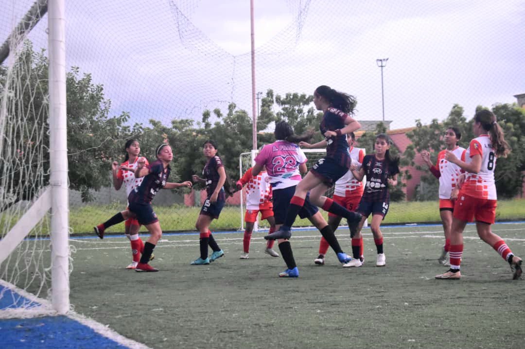 afemonagas's tweet photo. Culminó la fase regular del Torneo Estadal Femenino dejando excelente actuación de todas las muchachas, ahora vamos a la etapa definitoria para conocer a las próximas campeonas. https://t.co/bYh48WylgM