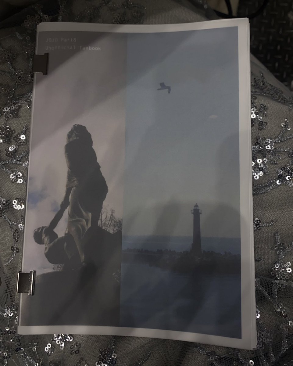 よろしくお願いします〜☺︎
表紙、裏表紙はこんな感じ