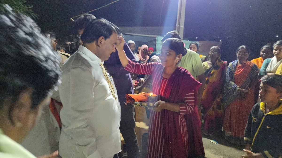 sanjaygaikwad34's tweet photo. दिनांक- २६ ऑक्टोबर २०२४ रोजी बुलढाणा विधानसभा मतदारसंघातील ग्राम.सागवन येथे माझा समस्त मुस्लिम समाज बांधवांच्यावतीने भव्य सत्कार संपन्न झाला...!
#satkar
#shivsena #buldhana #sanjaygaikwad https://t.co/XMS12bkHZm