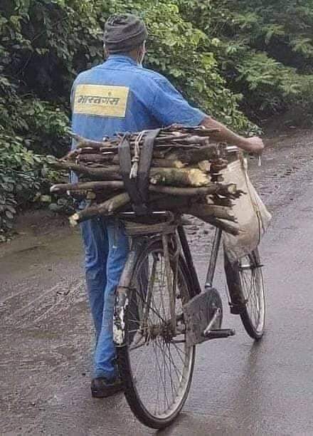 अभी भी समय है लड़ लो वर्ना बुढ़ापे में खाना बनाने के लिए लकड़ी ढोना भी मुश्किल हो जाएगा...✍

#पुरानी_पेंशन_बहाल_करो 
#RestoreOldPension 
<a href="/ManjeetIMOPS/">Dr Manjeet Singh Patel</a> 
<a href="/vijaykbandhu/">Vijay Kumar Bandhu</a> 
<a href="/PMOIndia/">PMO India</a>