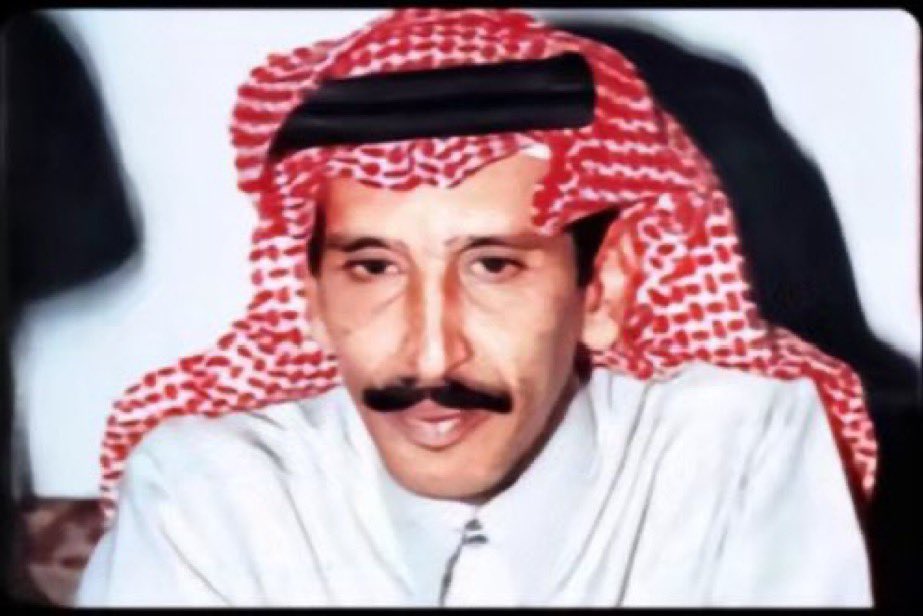 alsuper30's tweet photo. يقول مساعد الرشيدي رحمه الله:

اركيت ظهري على ظل الجبل لكن 
ما جت مواعيد ظله مع مواعيدي https://t.co/EqUCS5pn1w