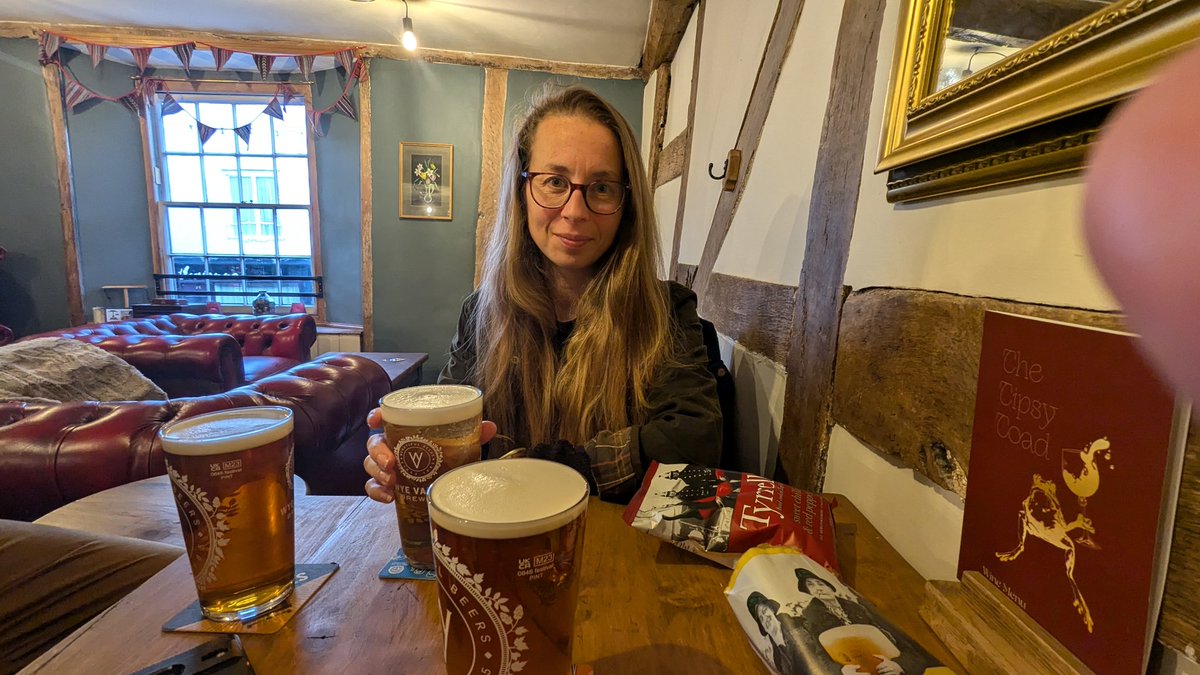 Charlotte Moreau tweet media