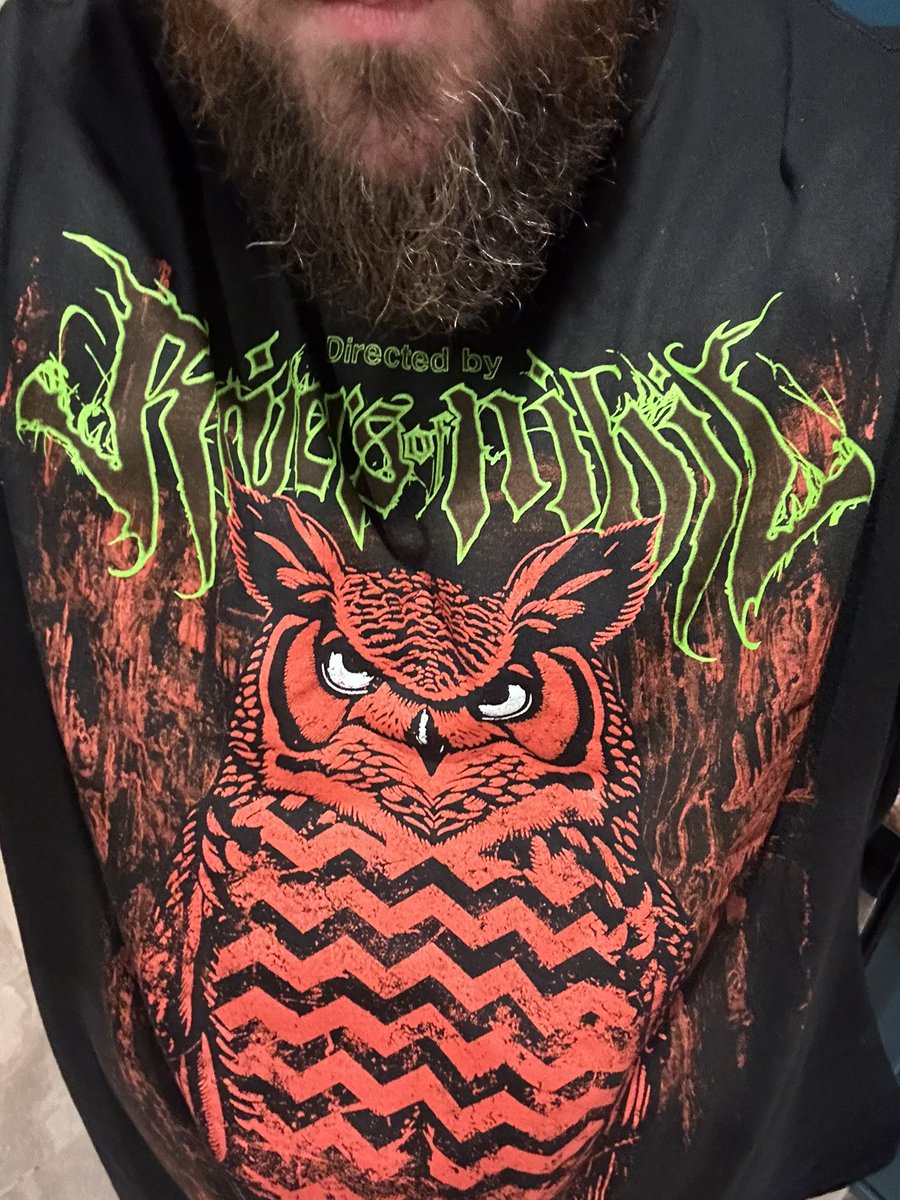 harshvocalssite's tweet photo. Late post, but this was my shirt today. A mashup of my favorite album and one of my favorite tv shows. I couldnβt not buy it.
#riversofnihil #whereowlsknowmyname #twinpeaks #whereowlsarenotwhattheyseem #indiemerchstore https://t.co/SITaycmKT0