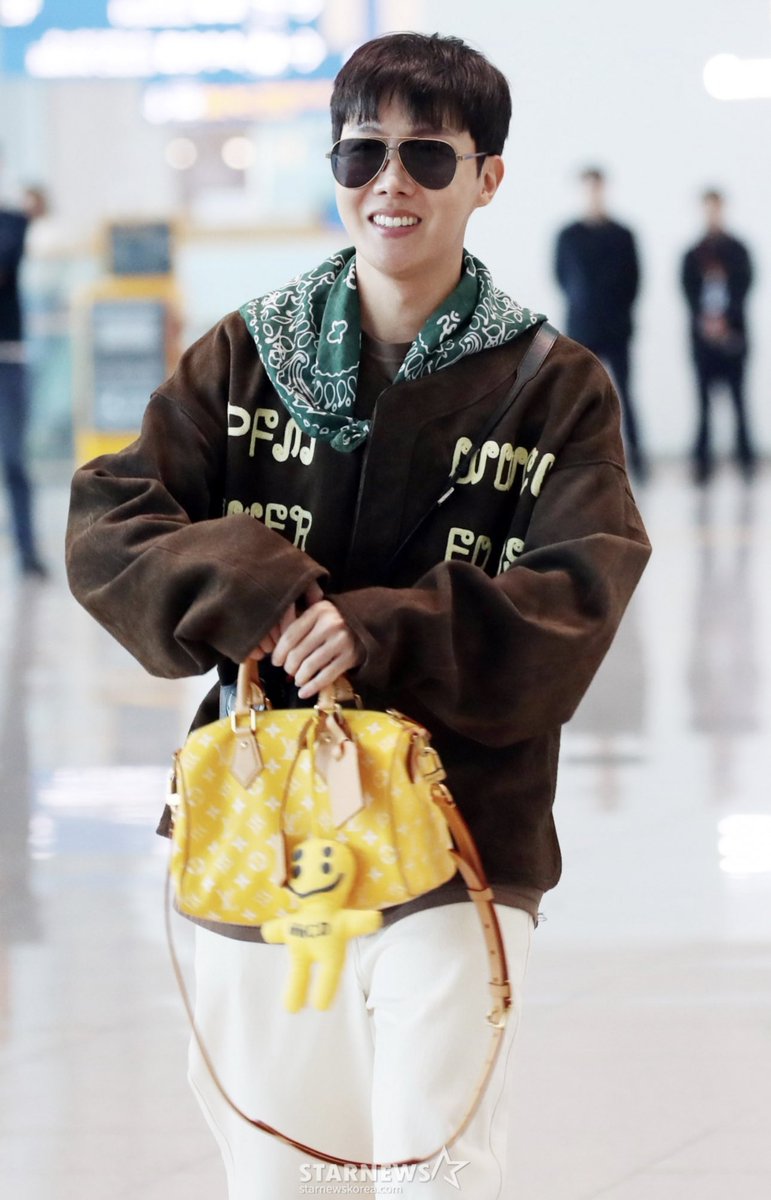 _mang218's tweet photo. 241027 제이홉 출국 https://t.co/nvwbzRQ515
