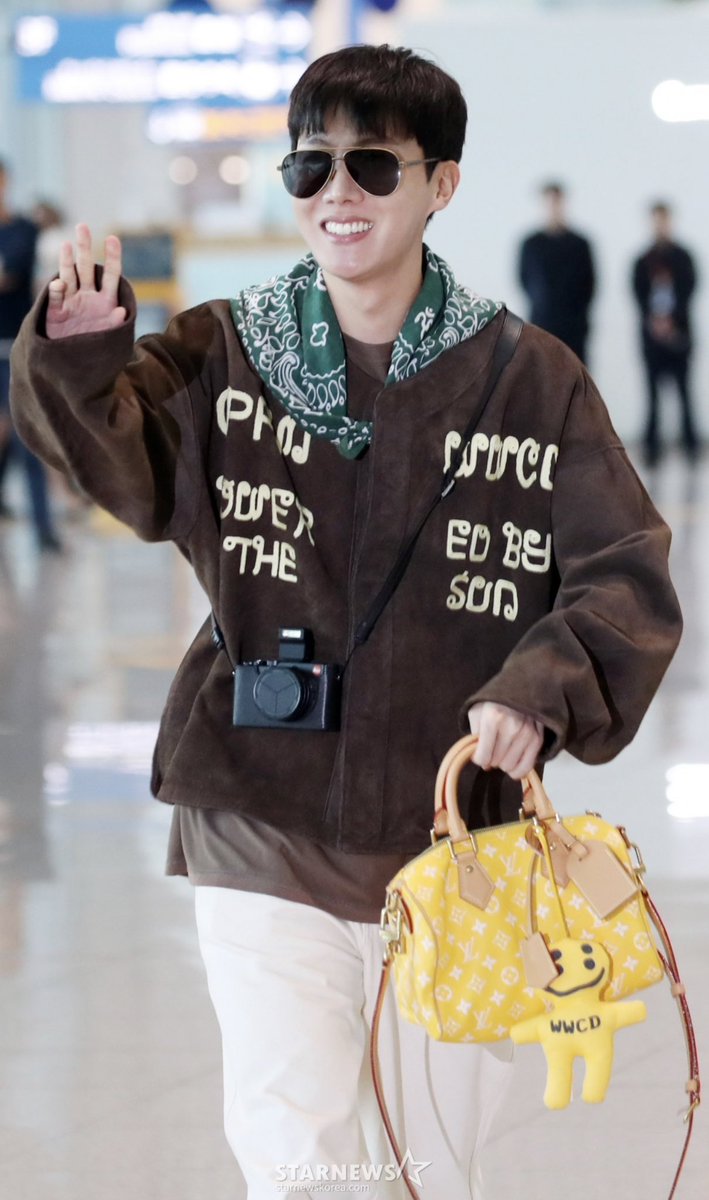 _mang218's tweet photo. 241027 제이홉 출국 https://t.co/nvwbzRQ515