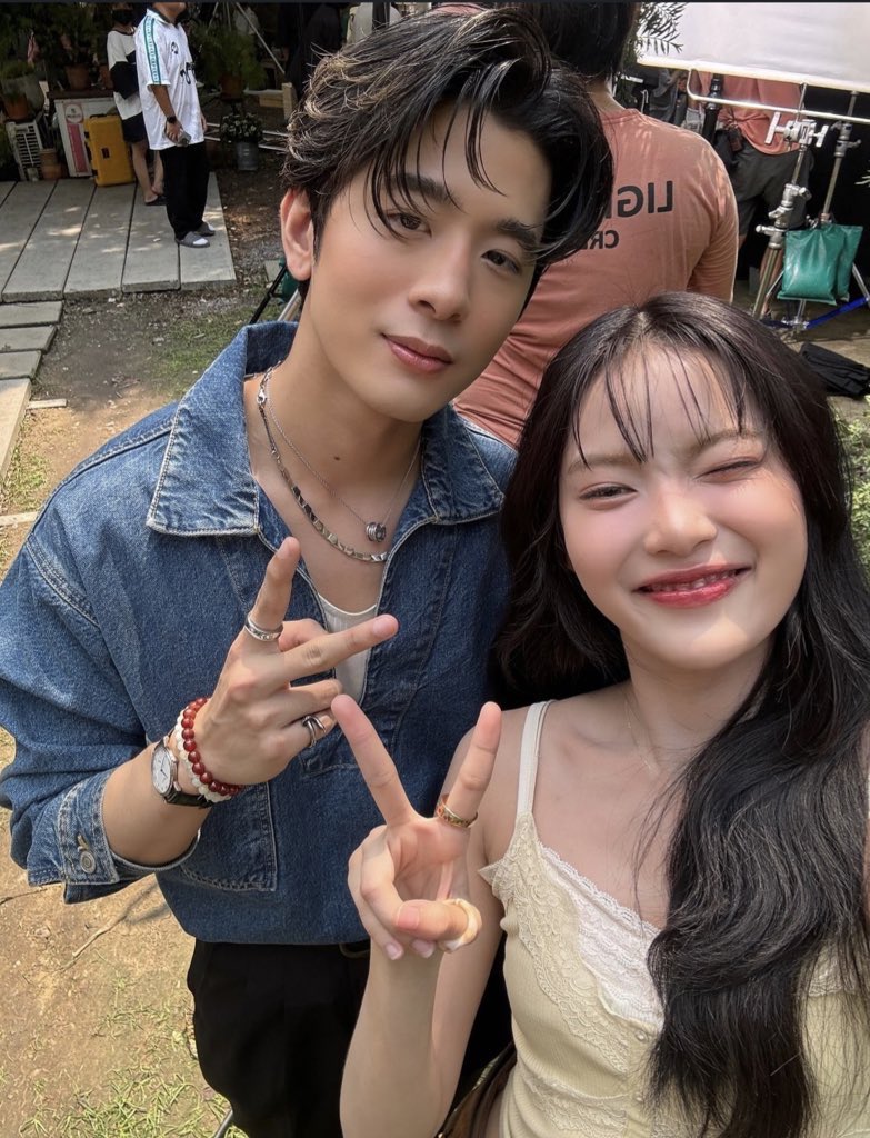 tuuugpnn's tweet photo. “เดี๋ยวผมตกหลุมรักเค้าทำไง” https://t.co/jOnlU8KgYm