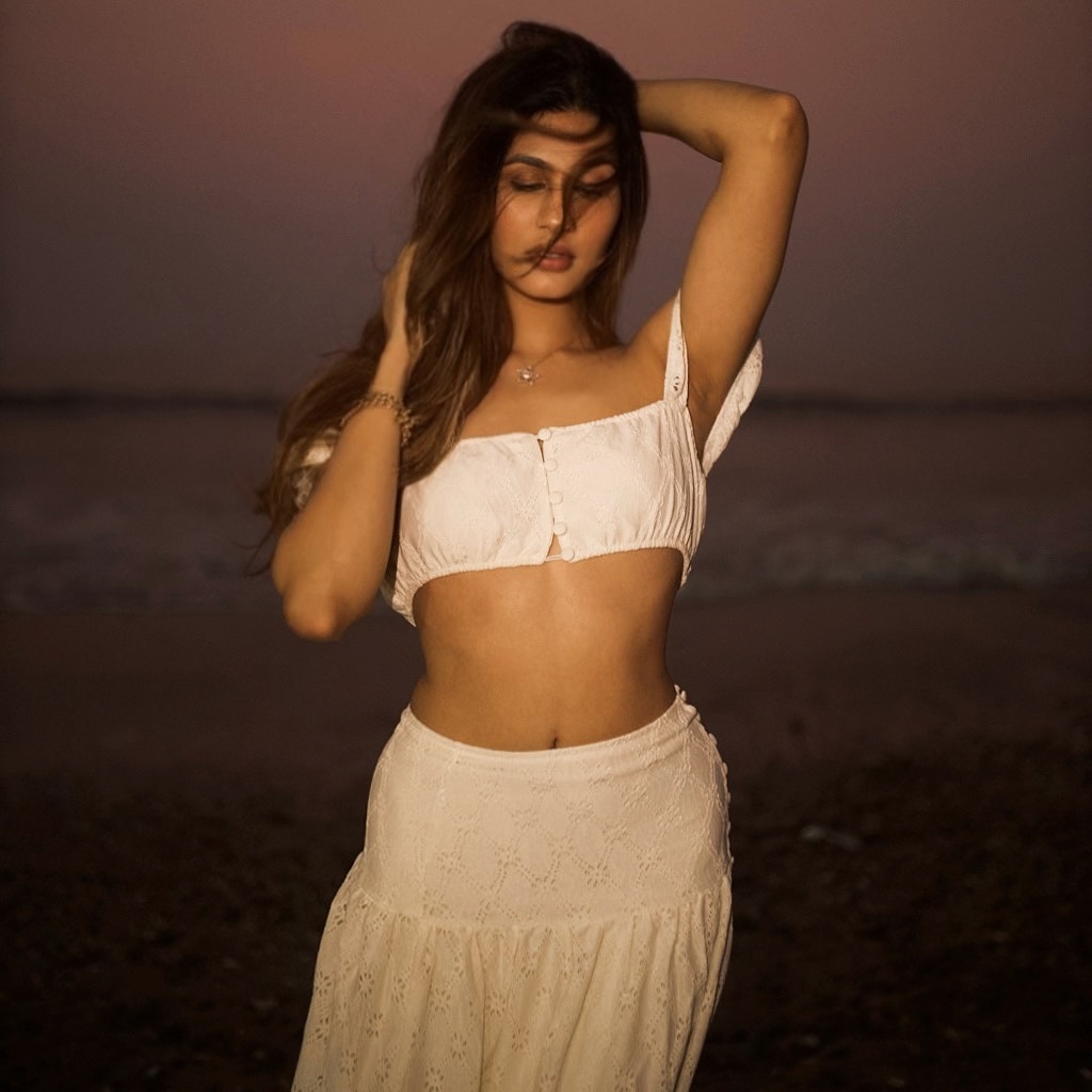 Ga35AXOXgAAKCDZ?format=jpg&name=medium