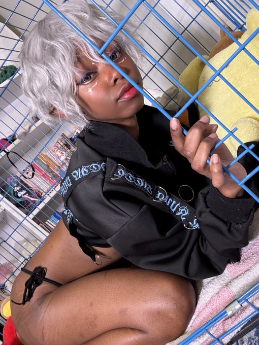 2 pic. I’ll stick it out the cage so you can fill my pussy with a knot ? ? https://t.co/Sjdd03FdK3