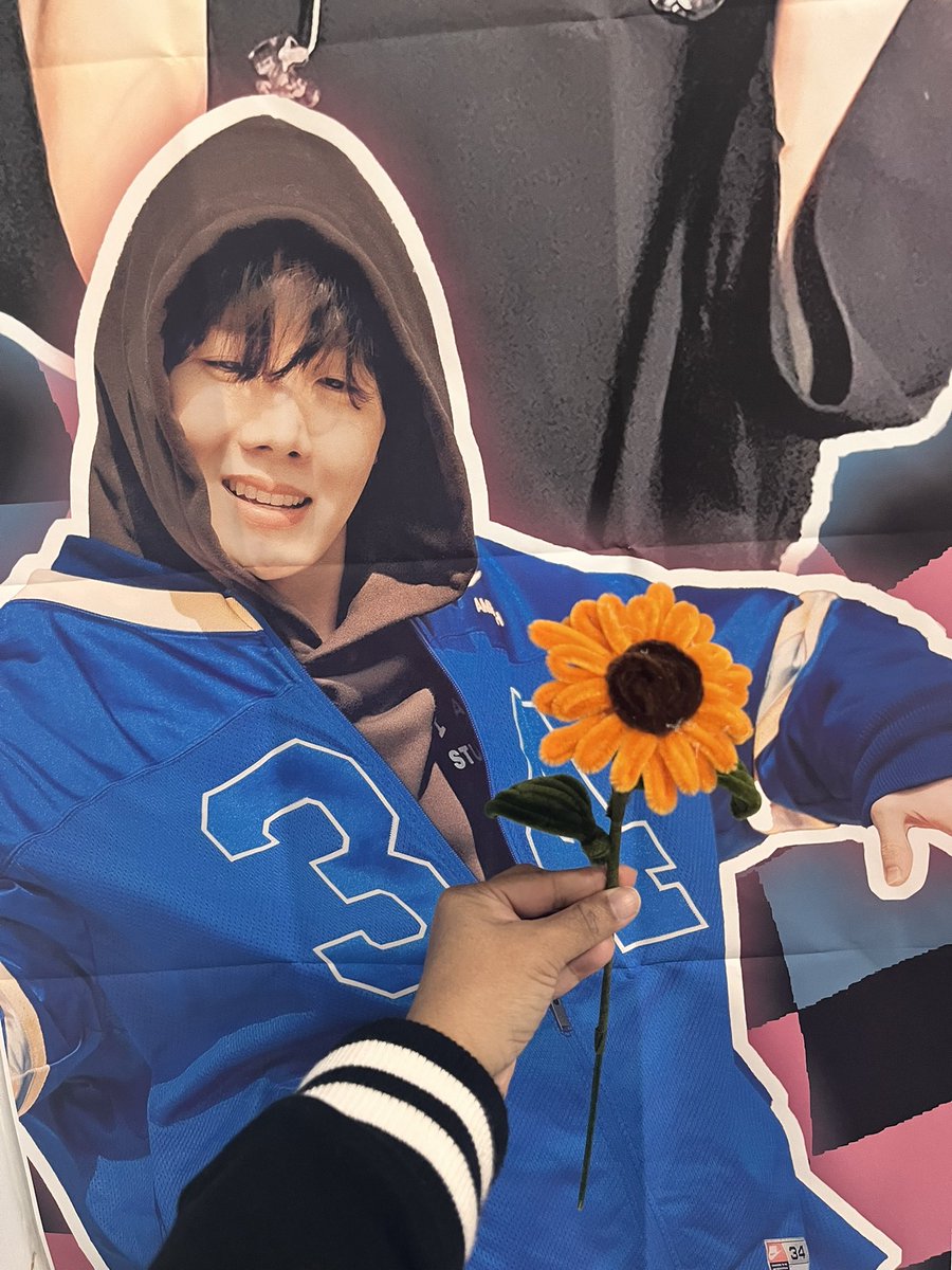 A day filled with Bangtan and Bangtan Chingus.  <a href="/JennaLiving263/">Jenna BTS⁷💜🅑🅣🅢 🅨🅔🅐🅡💜아포방포💜</a> <a href="/bora_minion/">Sanaa⁷ 💜 recovering from post encore depression</a> <a href="/liliyoongles/">Lili⁷</a> <a href="/h_hsni101/">H.Hsni ⁷ 🇵🇸🇵🇸🇵🇸</a> <a href="/_Kimlen/">S.K⁷ 💜 🍑 💎 🏠</a> <a href="/sirendipitea/">kat⁷🔸️🌅🔸️</a> <a href="/LivLaughBTS/">Kristina ⟭⟬ᴱ ᴬᴿᴱ ᴮ⟬⟭ᶜᴷ💜 🏳️‍🌈 ᶠᵒʳᵉᵛᵉʳᴮᵘˡˡᵉᵗᵖʳᵒᵒᶠ</a> <a href="/focuson_bangtan/">palak⁷ is attending festa in korea</a>