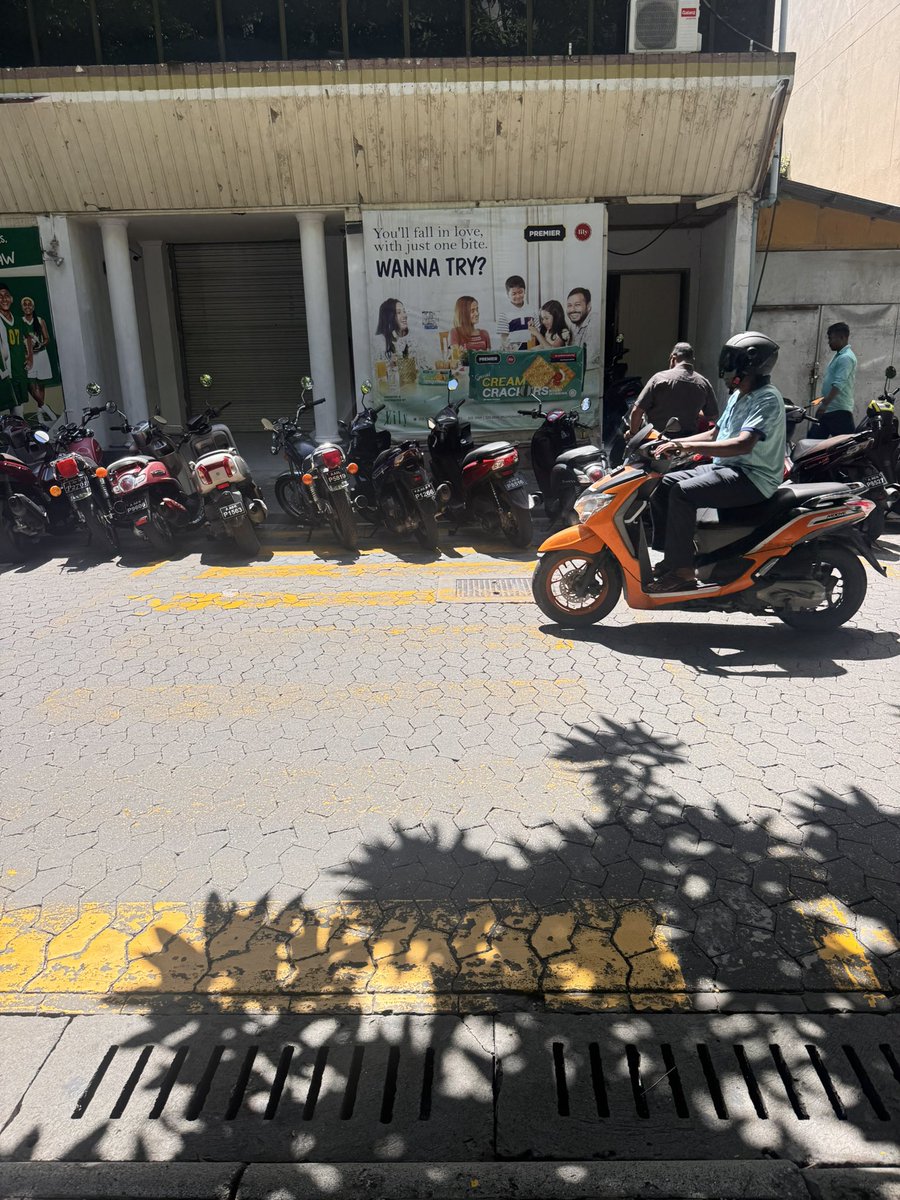 naseyru's tweet photo. @PoliceMv މިވެސް ހަމަ ގާނޫނާ ޚިލާފު ކަމެއް ހަމަ ވުމަކީ ޤާނޫނު އަސާސީން ކަށަވަރުކޮށްދީފައިވާ ޙައްގެއް މިއީ މިހާރު  ދާއިމީ ކަމަކށް ވެއްޖެ https://t.co/Xn7VTsi3ks