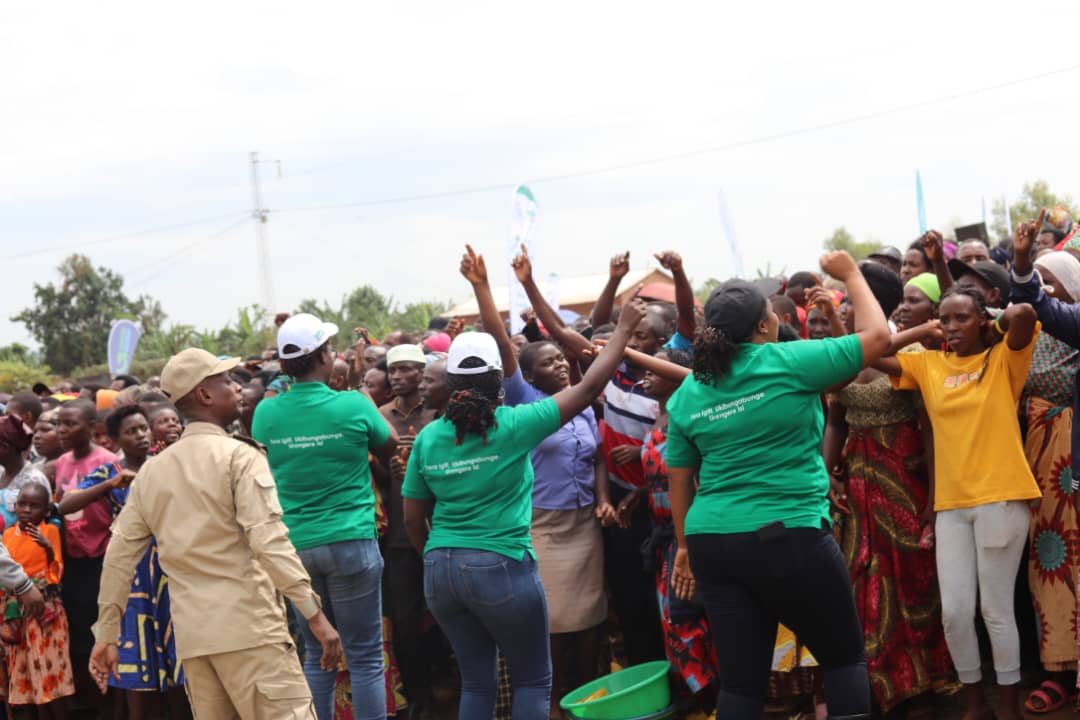 Mu Murenge wa Munyaga, akagali ka Kaduha, umudugudu wa Kamamana hatangirijwe igihembwe cyo gutera ibiti 2024/2025. Umushyitsi mukuru akaba yari    Minisitiri w'Ibidukikije Dr. Uwamariya Valentine, ku nsanganyamatsiko igira iti: "Tera igiti, Ukibungabunge, Urengere Isi"