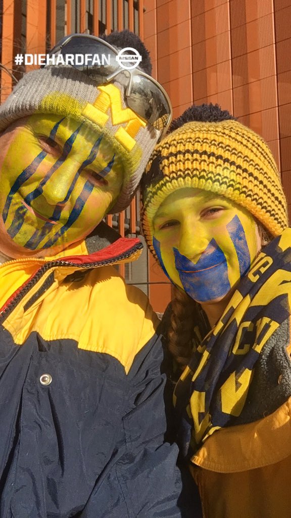 m_skis's tweet photo. #BigHouseLive https://t.co/9p9CfyZFFm