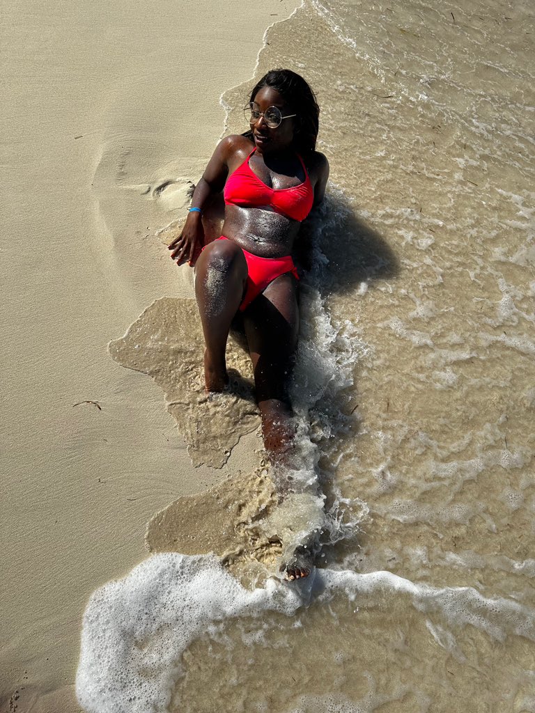 xEliannax's tweet photo. Itβs okay to have fun sometimes π₯°
#bahamas #nassau #wrestling #caribbean #acw #allcaribbeanwrestling #ridethewave #wemakebelieve
#fewsurvive #fewdoesitright #ringannouncer #wrestlers https://t.co/9MIwyuFnnT