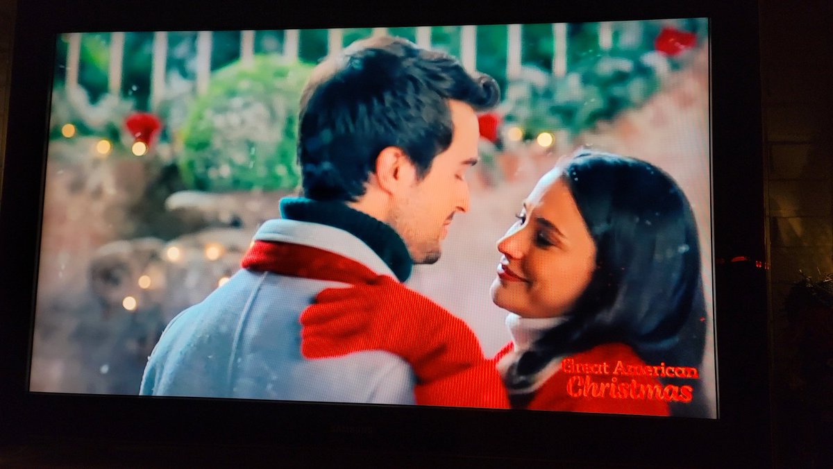 GAChatPodcast's tweet photo. Is he going to propose while they are dancing?
#AChristmasCastleProposal https://t.co/7nVactj4DZ