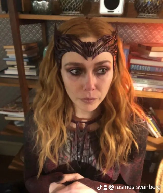 Rasmus791031535's tweet photo. Photos of Lizzie on the set of Multiverse of Madness ❣❣ I miss her in the MCU 🥺🥺 I WANT HER BACK 💔

#elizabetholsen #scarletwitch #wandamaximoff #doctorstrangeinthemultiverseofmadness https://t.co/jlc6UItx1p