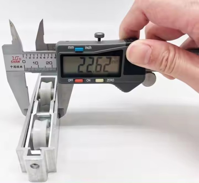 KangdianMetal's tweet image. New Arrival Door window hardware accessories Adjustable Sliding Gate Roller Aluminum Sliding Window Roller

Classification：Aluminum Roller
Keyword：Broken Bridge / Julong

#WindowRoller #DoorAndWindowHardware #SteelWindowHardware #FrictionStayForWindow julongroller.com