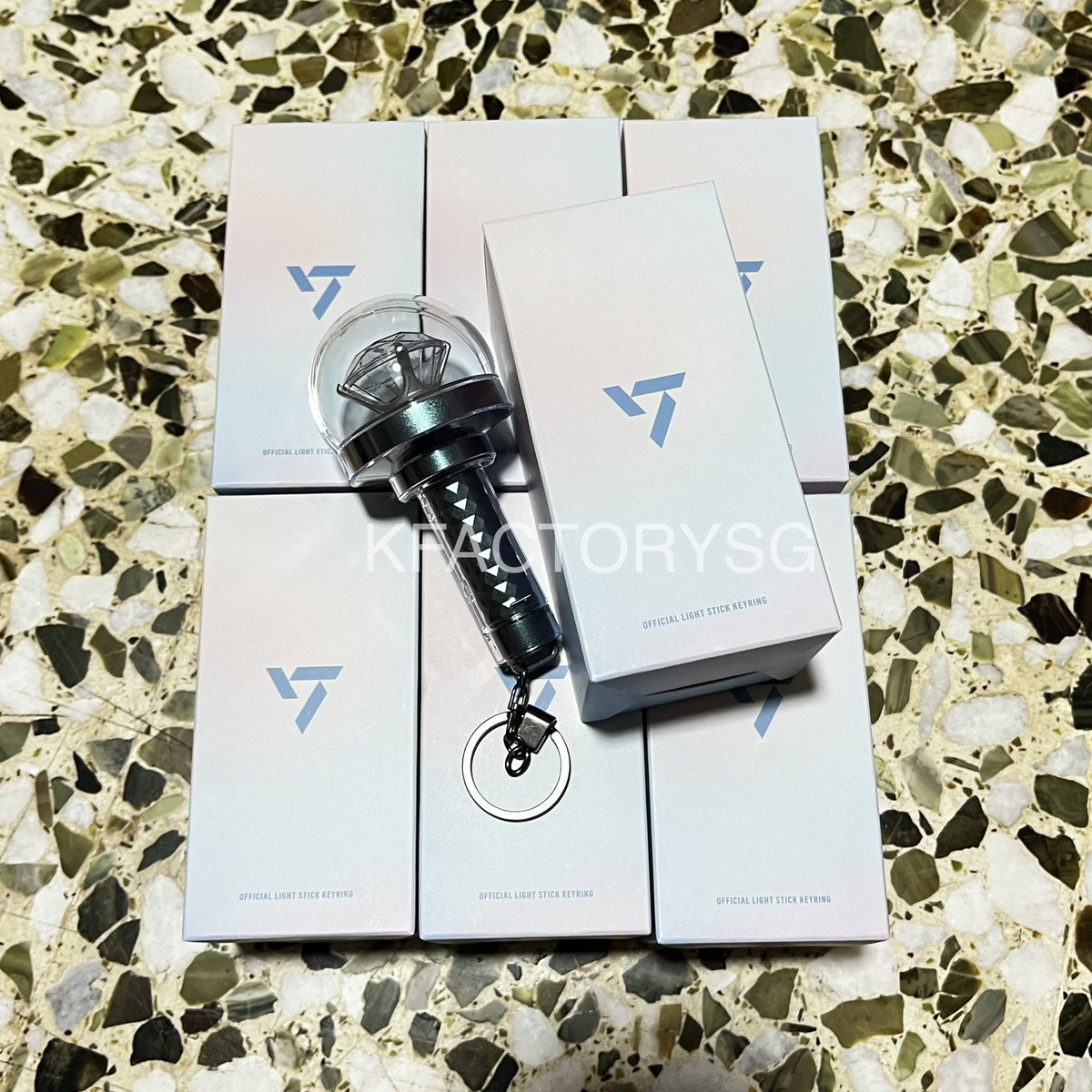 KFactorySG's tweet photo. [SG INSTOCK]

✨ SEVENTEEN LIGHTSTICK VER 3 &amp; MINI KEYRING ✨

Lightstick: $70
Mini keyring: $38

 📦 Courier / self collect 

▫️900+ Reviews:
https://t.co/IJfBiiSyPw
▫️Tele Channel: https://t.co/9AB9lGl3Az https://t.co/qsMA4goISv