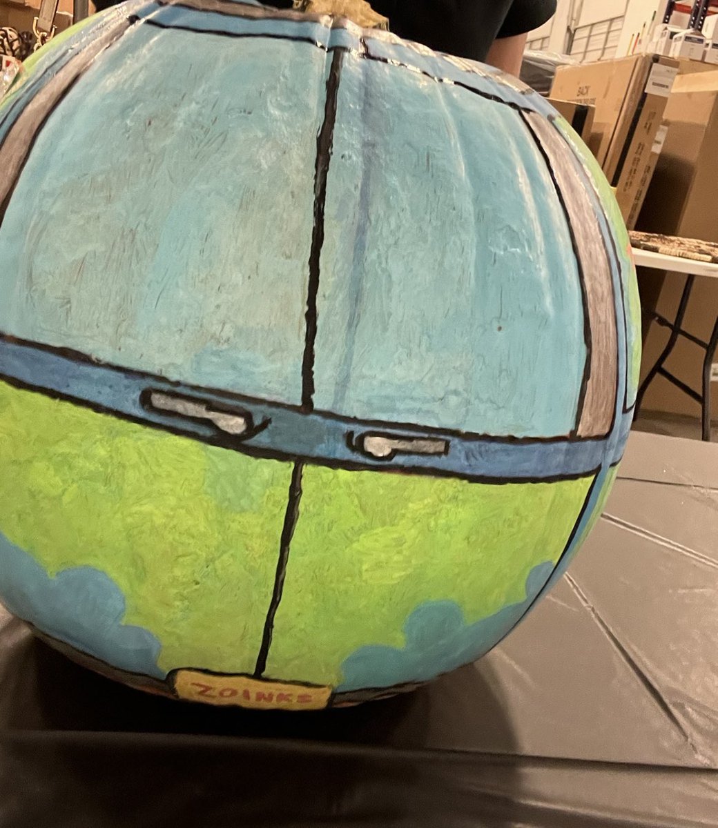 My pumpkin for my work’s pumpkin painting contest. 😝 🎃

Scooby Dooby Dooooo!

#pumpkindecorating #painting #halloween #cartoon #ScoobyDoo