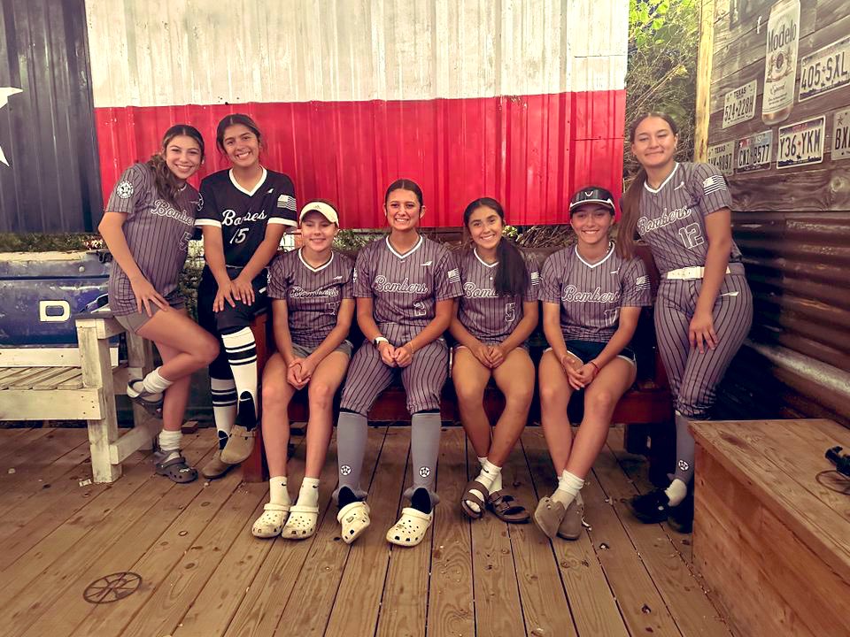 BombersGoldSaenz16u tweet media