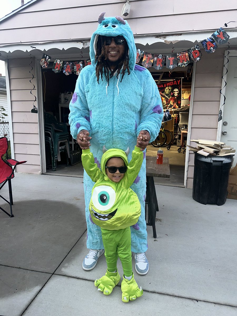 TheRealMEkO's tweet photo. Meek Wazowski
#Halloween2024 https://t.co/q62mp2jdQK