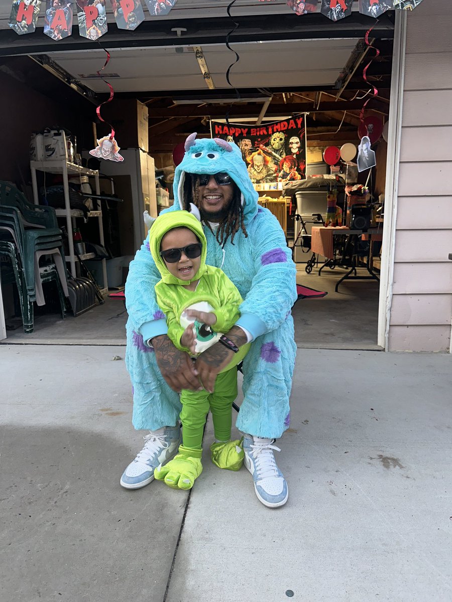 TheRealMEkO's tweet photo. Meek Wazowski
#Halloween2024 https://t.co/q62mp2jdQK