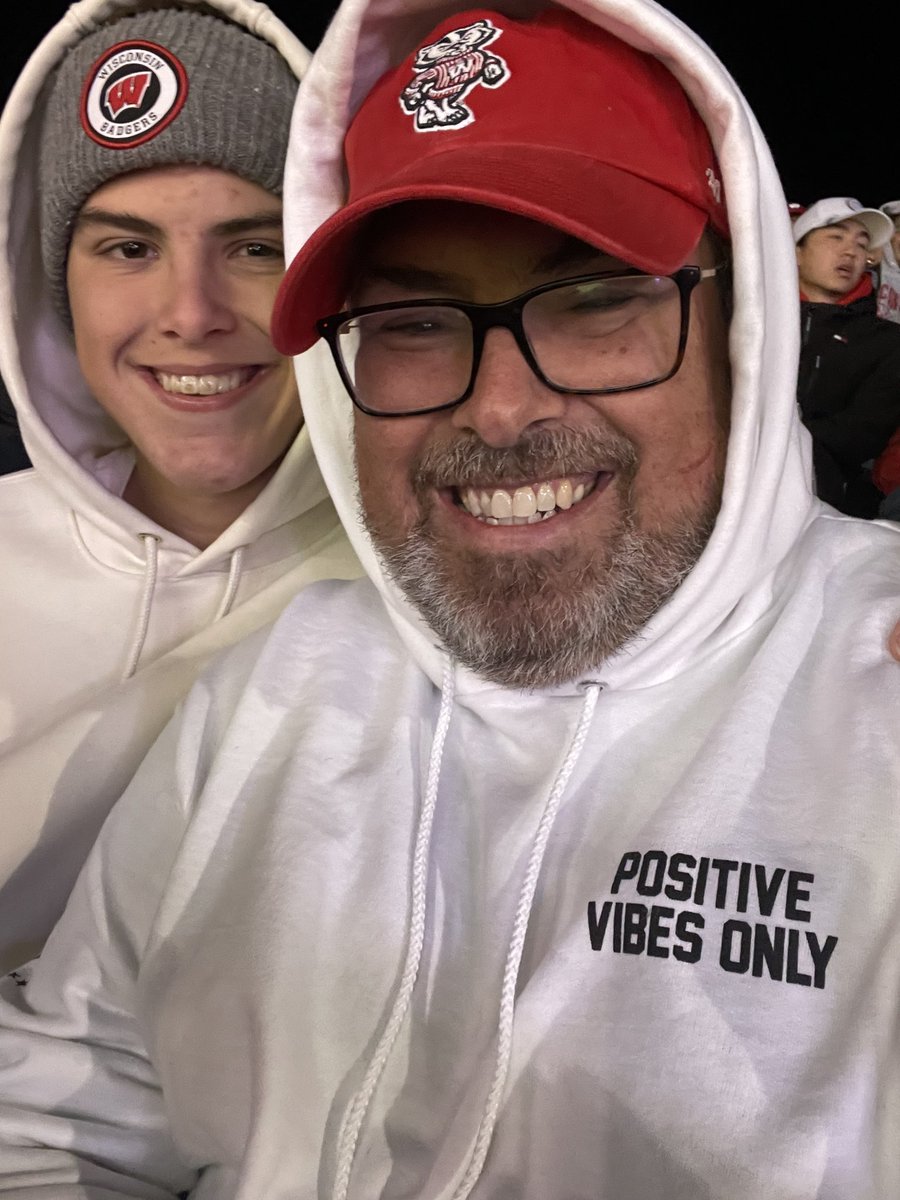 MikeDriedric's tweet photo. Positive Vibes Only! Badgers up 10-7 at half! Hey Maxi! @BarstoolBigCat @Philly_Mays https://t.co/YSdQHtrGvw
