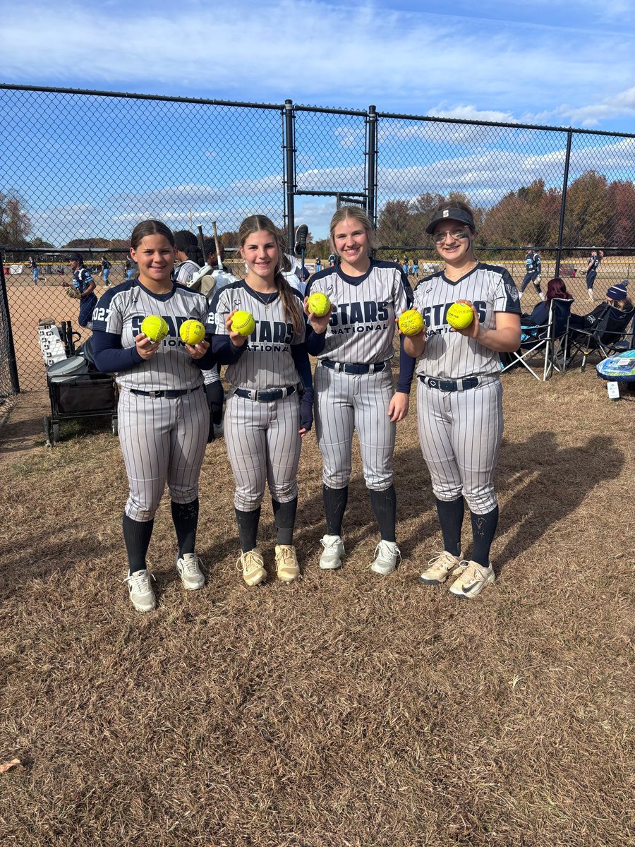 Coach_Avant's tweet photo. Day 2 of the @eastcoast_sb Fall Showcase is in the books. No shortage of power for the @StarsNat16U leading the 16u division with 7 💣’s through 5 games. #Bombsquad #JustAnotherDayInThePark #AnotherOne https://t.co/tapcfciiF2