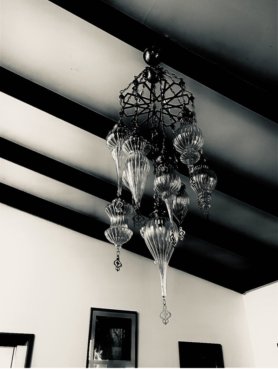 WatchingCryptYo's tweet photo. Hanging from the Rafters

Photography by XROFX

#blackandwhitephotography #rafters #chanderlier #darknessandlight https://t.co/OBwZlEr1Um