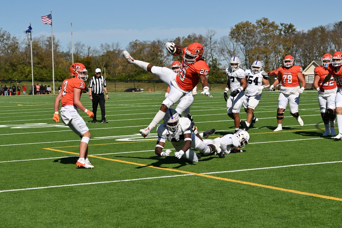 Neal leaps up all-time list in dominant win - #TigerPride
Full Story: georgetowncollegeathletics.com/sports/fball/2…