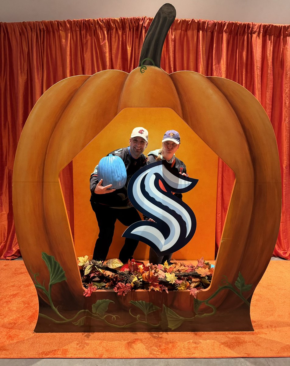 Happy Hockeyween!!! LETS GO KRAKEN! #seakraken