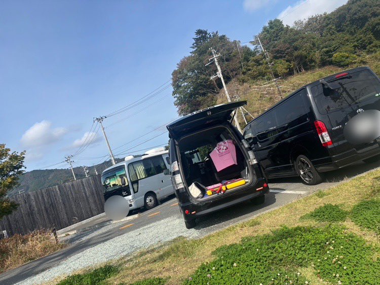 YUMEKA_OUEN's tweet photo. 生誕Tシャツ受け取りの方、道の駅おながわ 駐車場で受け渡し開始しております！
お魚いちば おかせい さんの裏側です。
14時半までにお越しください。
よろしくお願いいたします！ https://t.co/yLGgwEzp2K