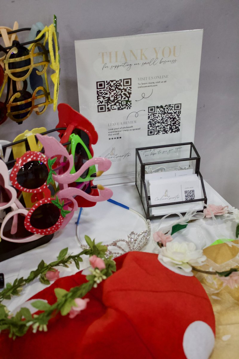 CalicoEvents's tweet image. Such a pretty setup today for the @ACSBridalExpo in Salt Lake! Who else loves our newest floral backdrop??