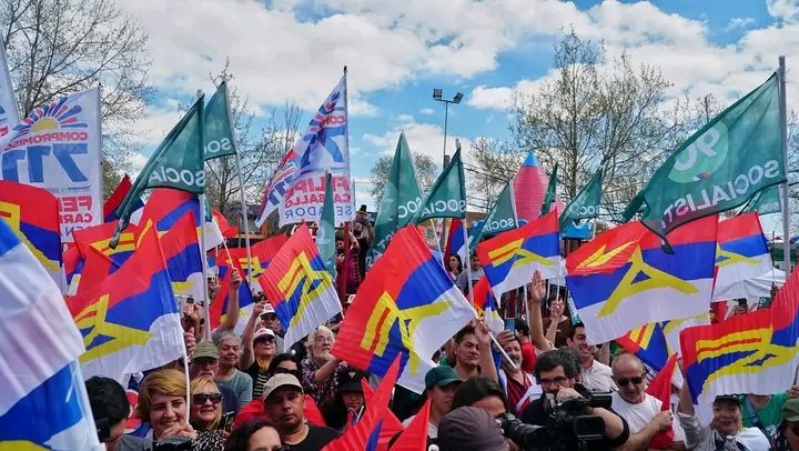 sovicap's tweet photo. VIVA EL FRENTE AMPLIO !! https://t.co/Np8jc7vMEM