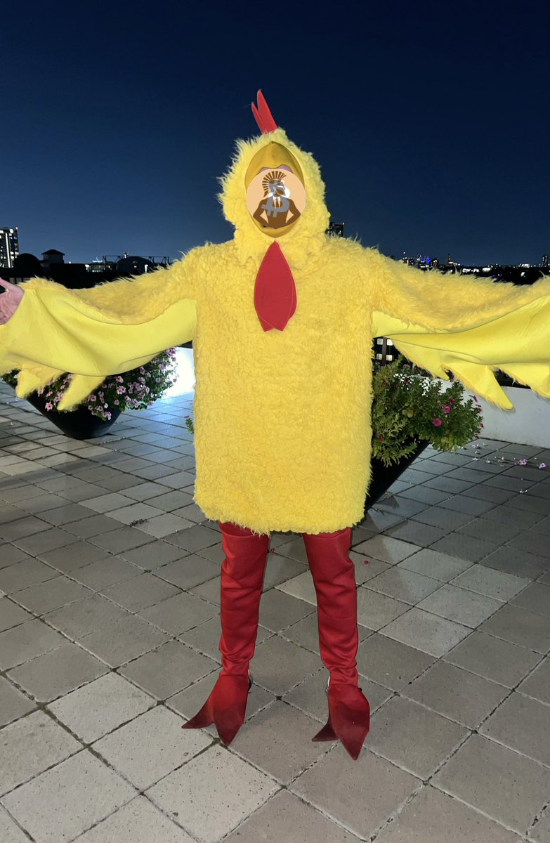 CryptoKaleo's tweet photo. Dressed as one of my favorite memes for Halloween.

A giant $COQ. https://t.co/P8YDKpHYwb