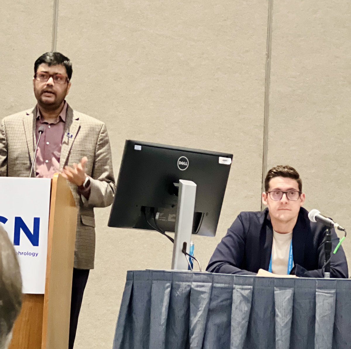 . <a href="/ArgaizR/">Eduardo R Argaiz</a> doesn’t seem to like what I’m saying 😂
#POCUS #KidneyWk