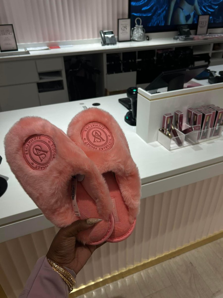 layxsnv's tweet photo. Victoria Secret “Pink” Selection 😍😍😍 https://t.co/ia9zNjH61B