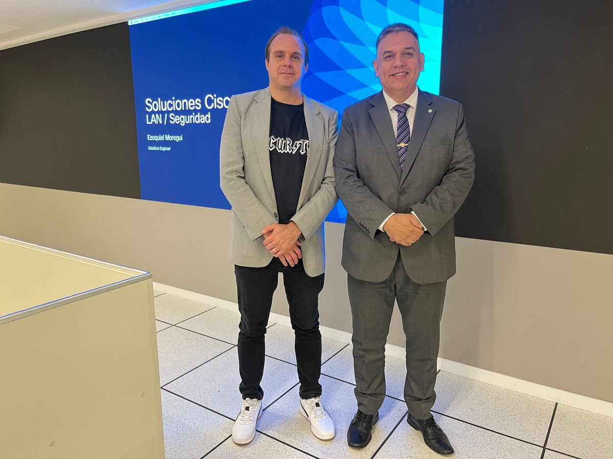 ancambro's tweet photo. 🔐 Evento de Cyber Resiliencia en la Policía de Córdoba 🔐

Nos enorgullece compartir que se llevó a cabo exitosamente el Taller de Cyber Resiliencia en la sede de la Jefatura de Policía de la Provincia de Córdoba, 
 
@PoliciaCbaOf https://t.co/hHE10Fbk32