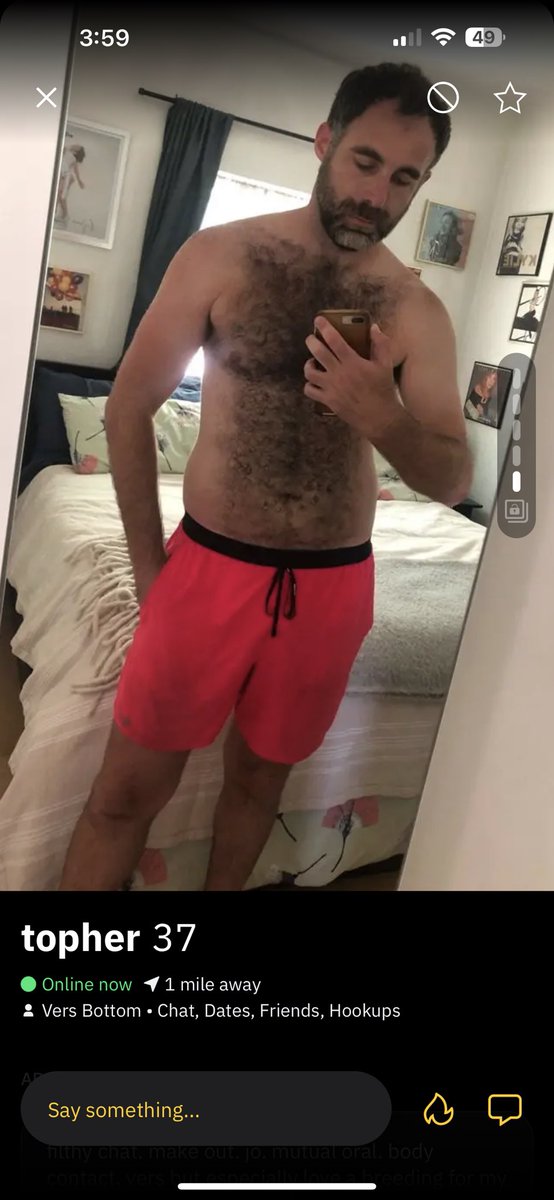 prada_gym_bag's tweet photo. Not the LA Apple Dance guy on Grindr https://t.co/M1URKGevhE