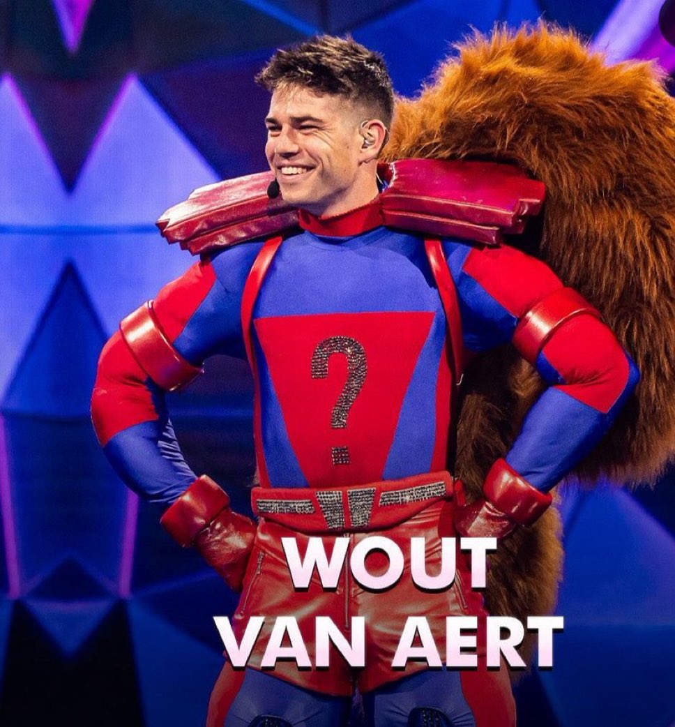 Lottie1111's tweet photo. Brand new UCI pro cycling Team and kit reveal:  
Jumbo Squirrel Nuts 🌰 
led by the ‘masked singing’ legend- 
Wout Van Aert 🐐🚴‍♀️🚵‍♀️⛰️🥇
I love you for this….🙌🏻🎤👊🏻 https://t.co/YnKYNuJv6q