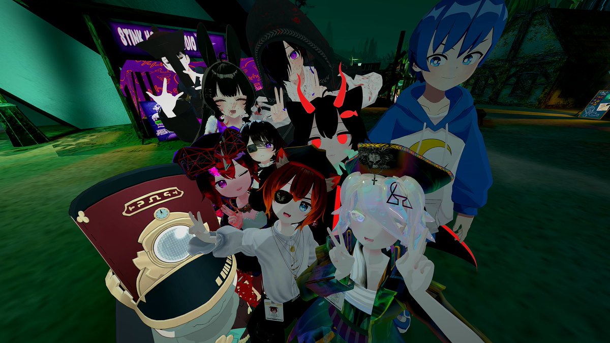 AstrixZVR's tweet photo. An absolute blast to be at the opening to this year's #HorrorConVR ! Sincerest thanks to all those who came and supported the team & my booth.
Glad to see some of ya'll again! #vrchat https://t.co/jNgEfqwaib