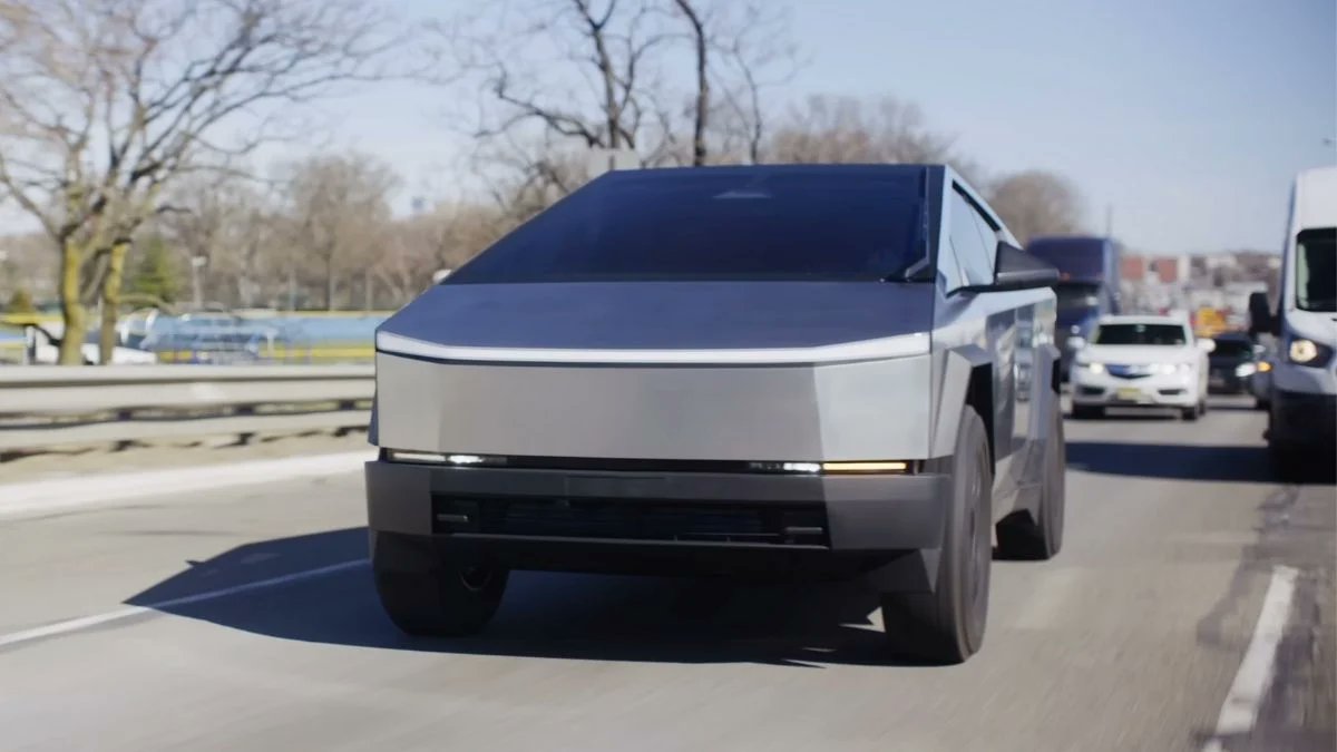 torquenewsauto's tweet image. "I really don't know why women keep laughing at me when I am out driving my Tesla Cybertruck," says this driver. - “I was taking a right turn out of a convenience store driveway the other day, waiting for the traffic to go by, and noticed the driver, a female, was apparently…