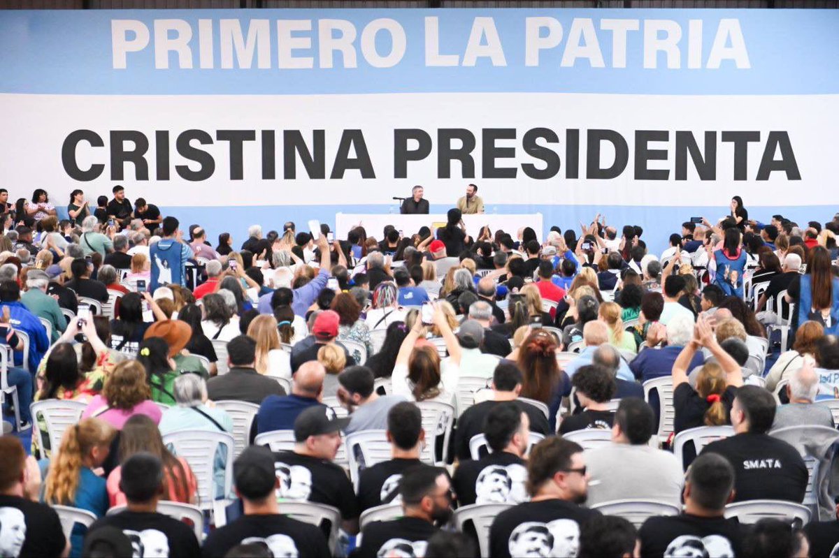 Sabbatella's tweet photo. SIEMPRE CON CRISTINA

Hoy acompañamos a Máximo Kirchner y a Damián Selci en el lanzamiento de la Mesa Cristina Presidenta de Hurlingham.  

#PrimeroLaPatria https://t.co/okJUbIeDxM